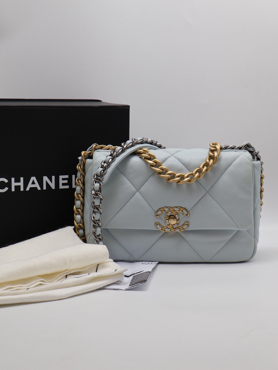 CHANEL 19 Bag 菱格紋羊皮手提肩背包 26 - 寶寶藍金