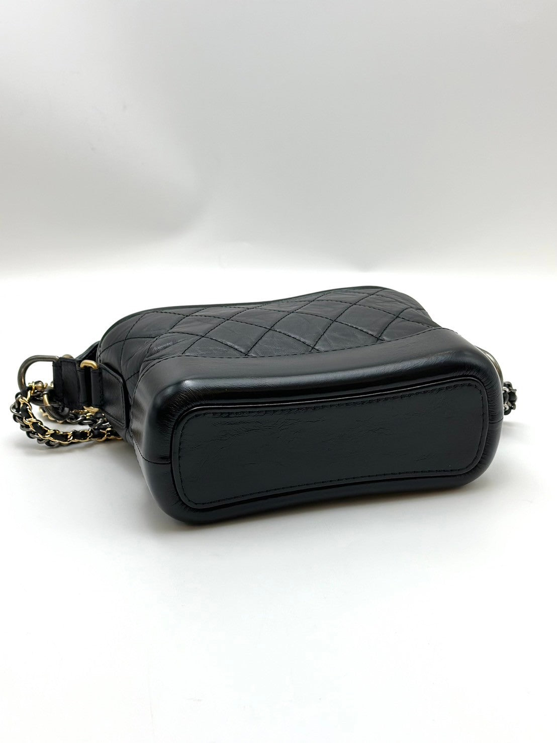 CHANEL 皮穿鏈字母手柄流浪包 - 小號黑金29開