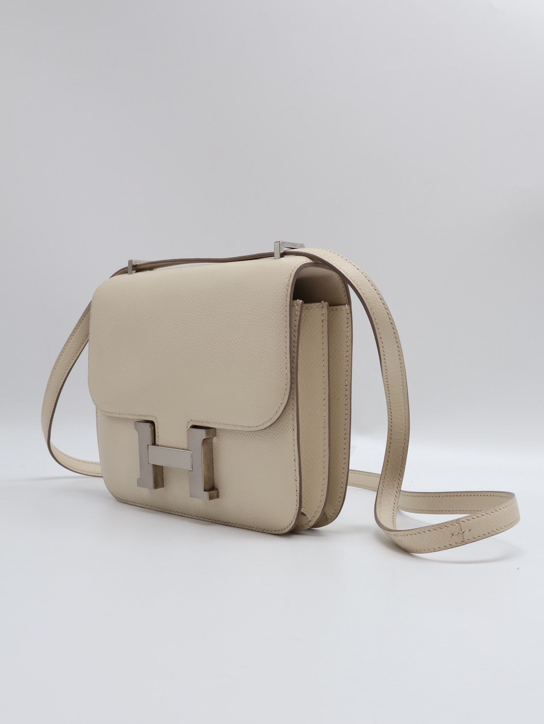 HERMES Mini Constance 19 - 奶昔白銀 D