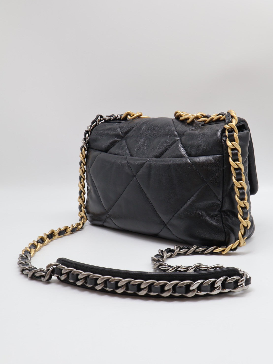 CHANEL 19 Bag 菱格紋羊皮手提肩背包 26 - 黑金29開
