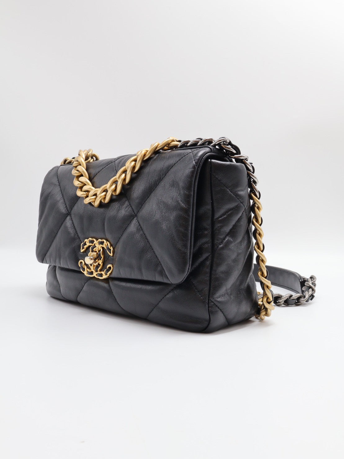 CHANEL 19 Bag 菱格紋羊皮手提肩背包 26 - 黑金29開