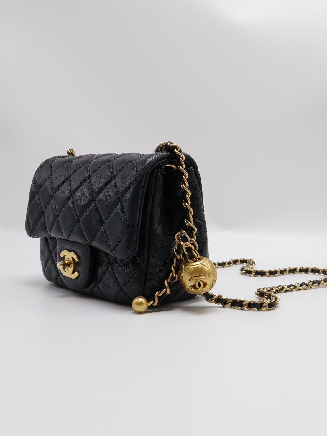 CHANEL 經典口蓋包方胖子 17 - 金球黑金