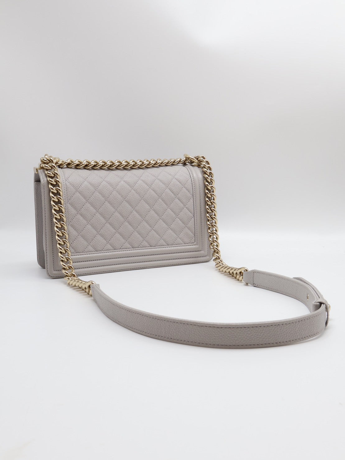 CHANEL Boy25 粒面牛皮口蓋包- 灰金29開