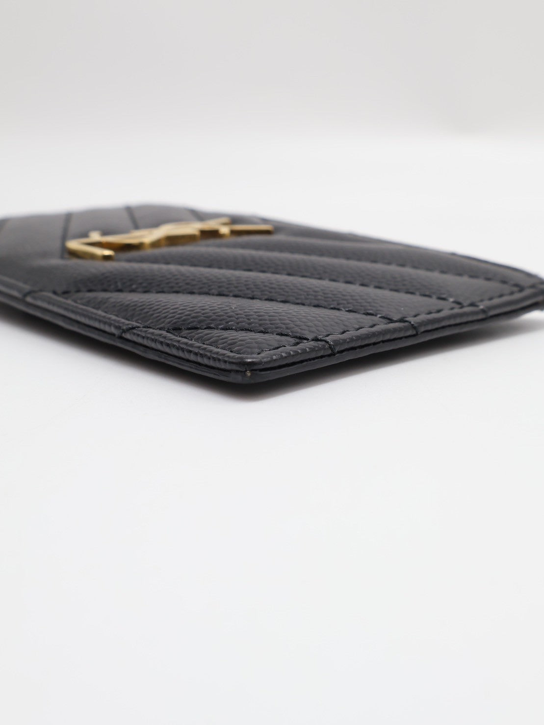 YSL Cassandre matelasse V字絎縫拉鍊卡包 - 黑金