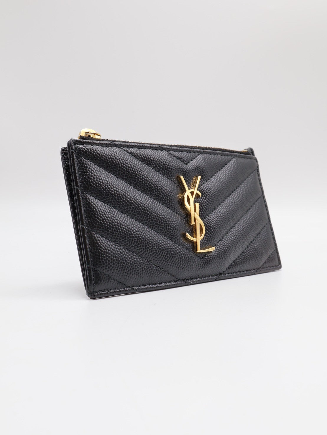 YSL Cassandre matelasse V字絎縫拉鍊卡包 - 黑金