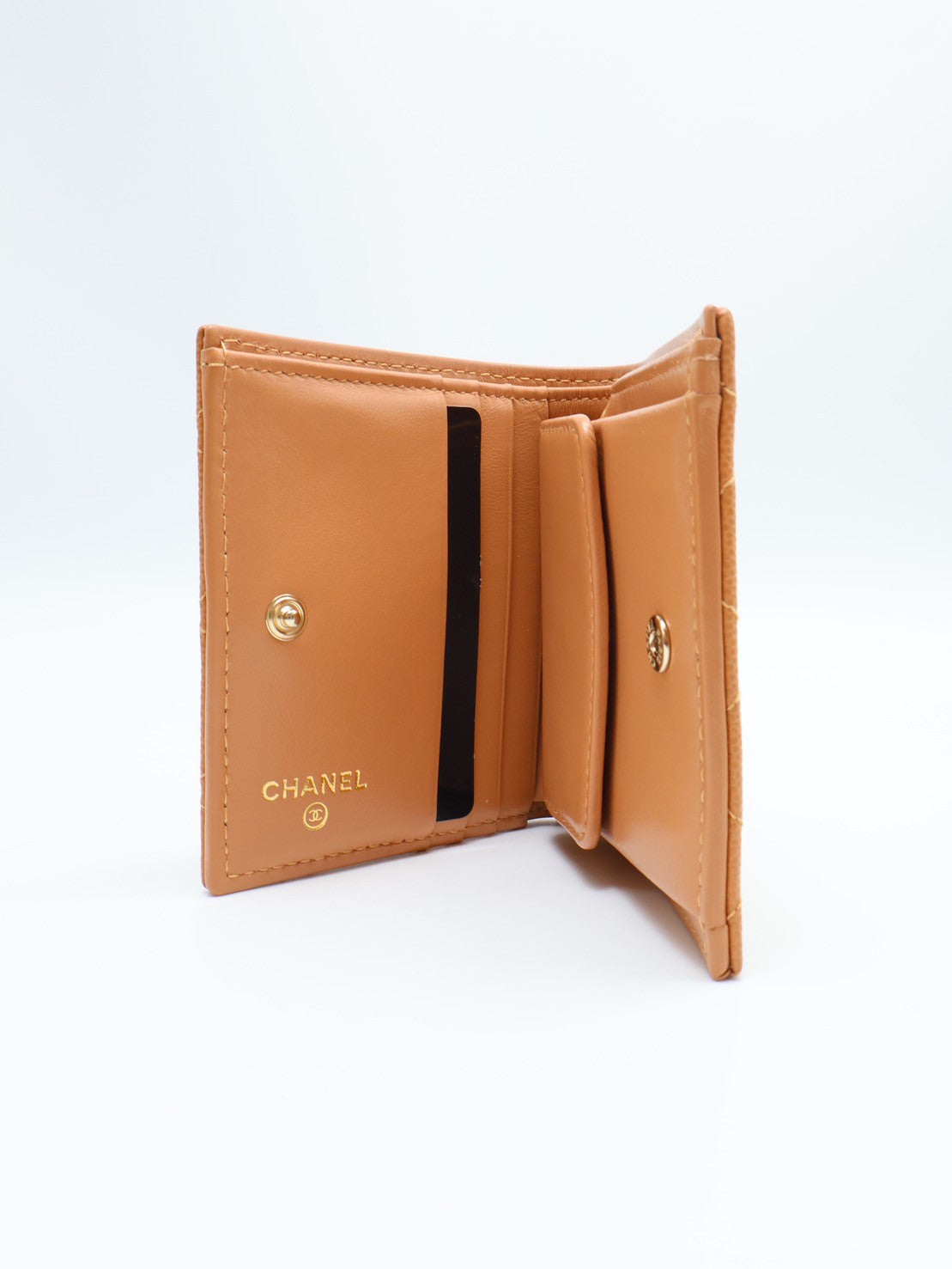 CHANEL 雙折粒面牛皮短夾 - 焦糖金