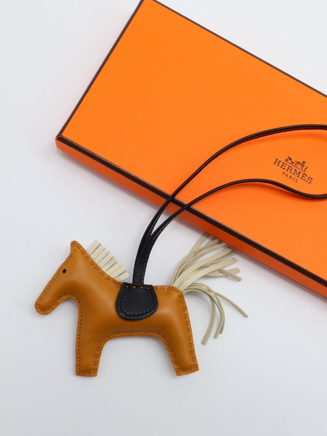 HERMES Rodeo小馬 - 芝麻 / 黑 / 奶昔白 U