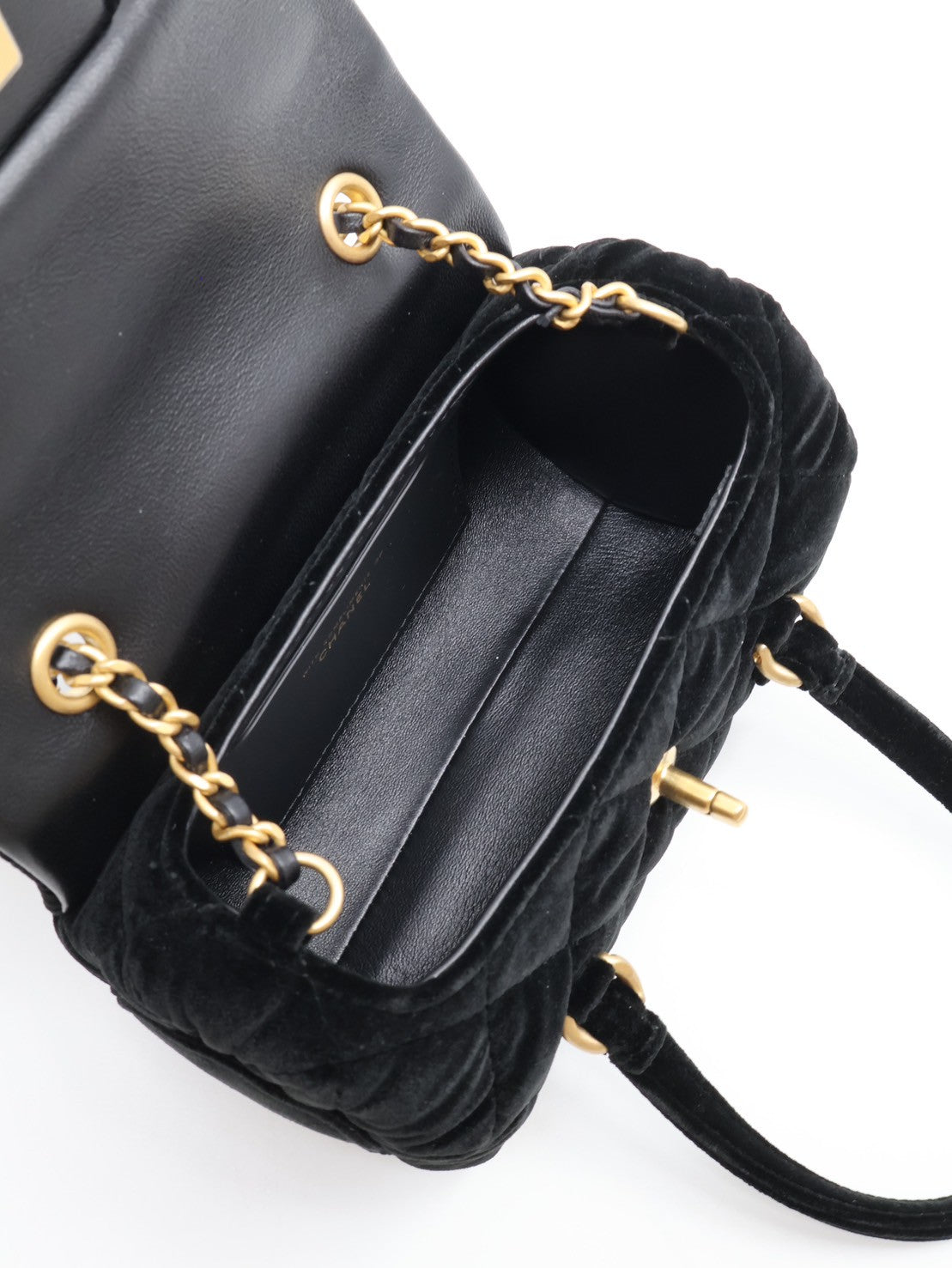 CHANEL 絲絨圓筒手提包 - 黑金