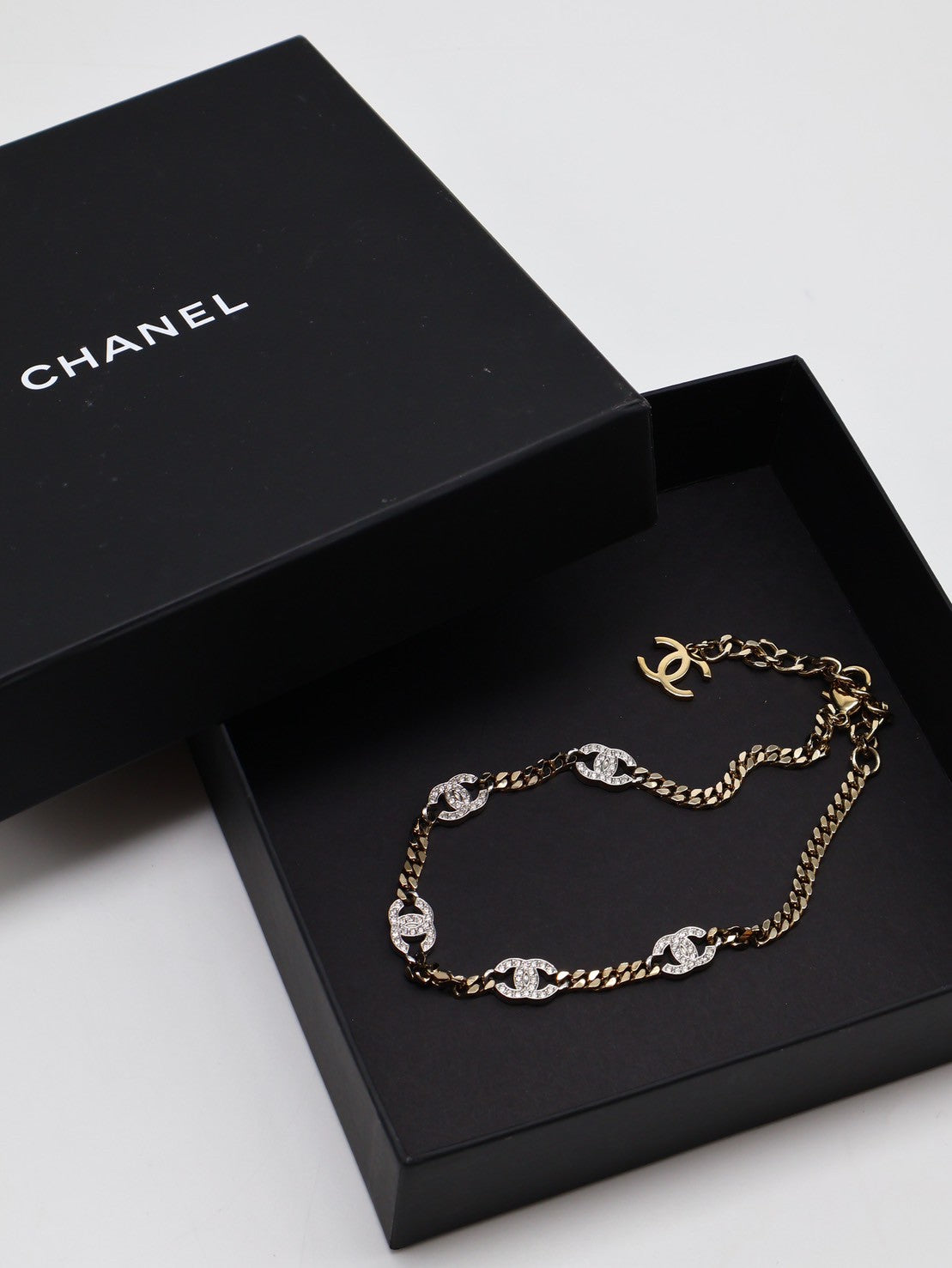 CHANEL 水鑽五花蛇骨頸鍊 - 金