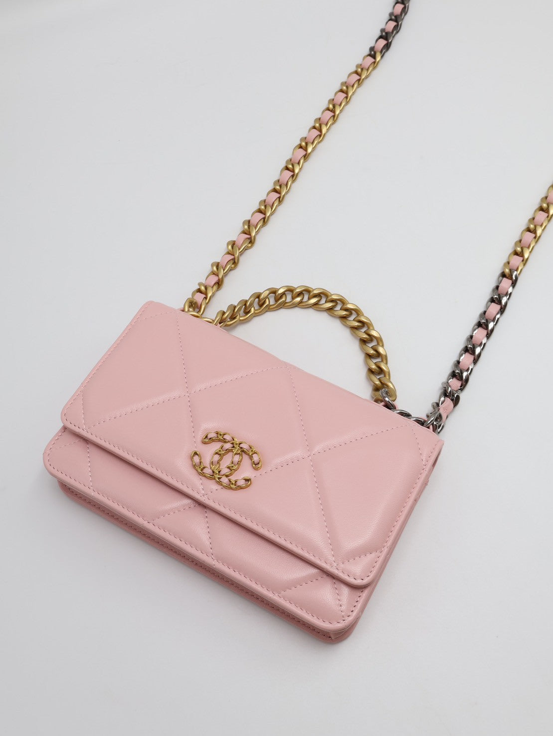 CHANEL 19 經典菱格紋雙色鍊WOC - 粉金