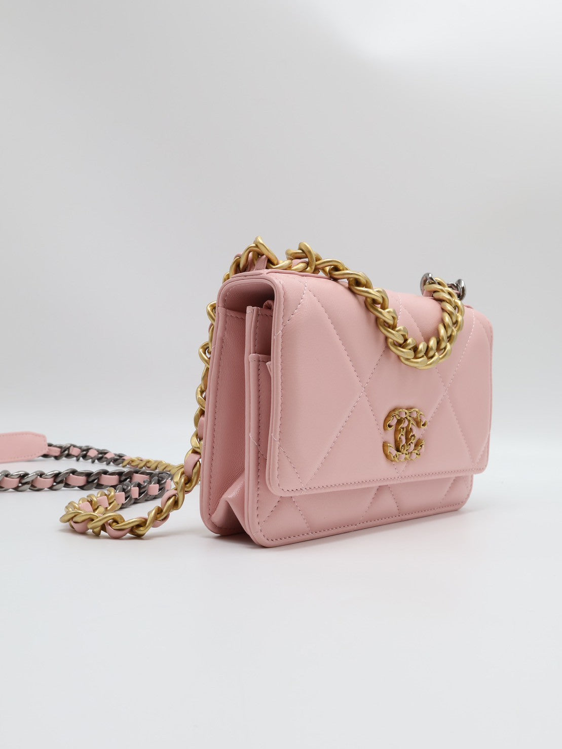 CHANEL 19 經典菱格紋雙色鍊WOC - 粉金