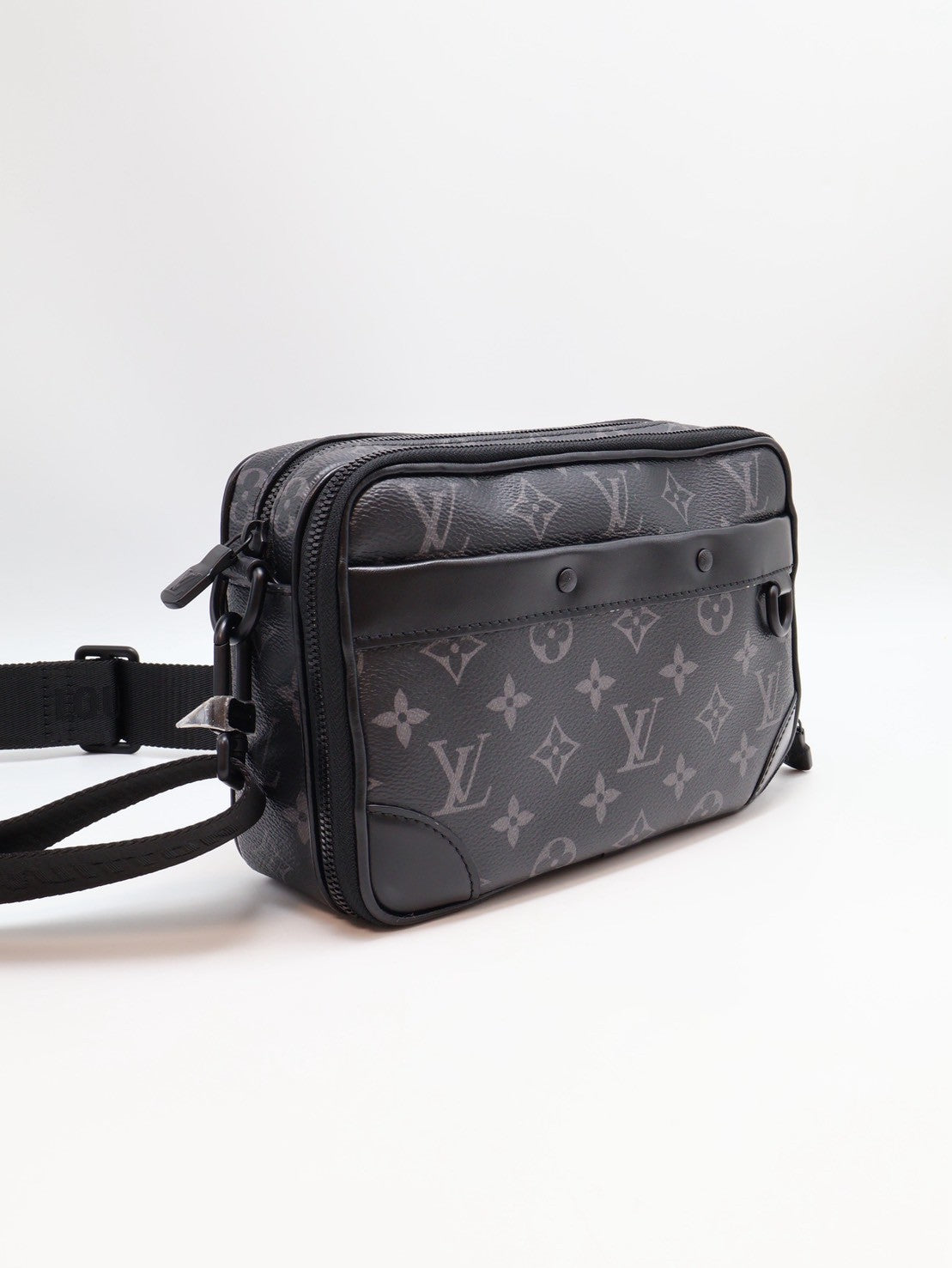 LOUIS VUITTON Alpha 雙隔層郵差包