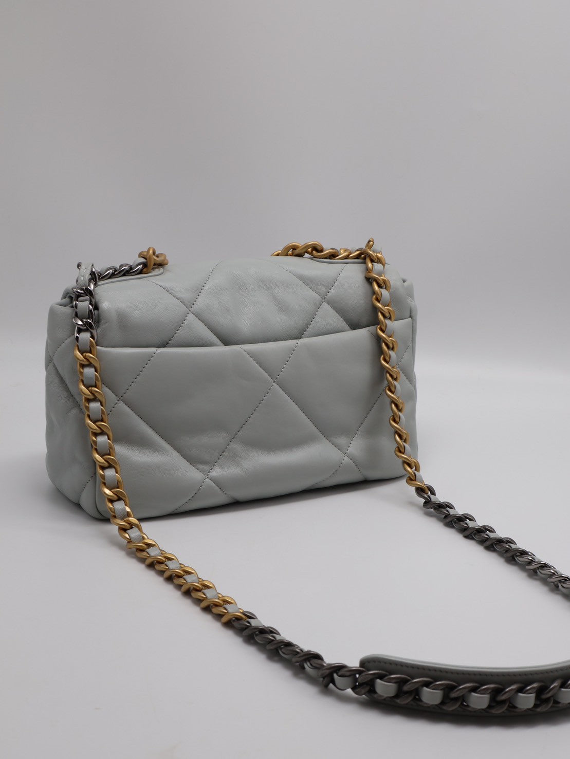 CHANEL 19 Bag 菱格紋羊皮手提肩背包 26 - 灰藍金
