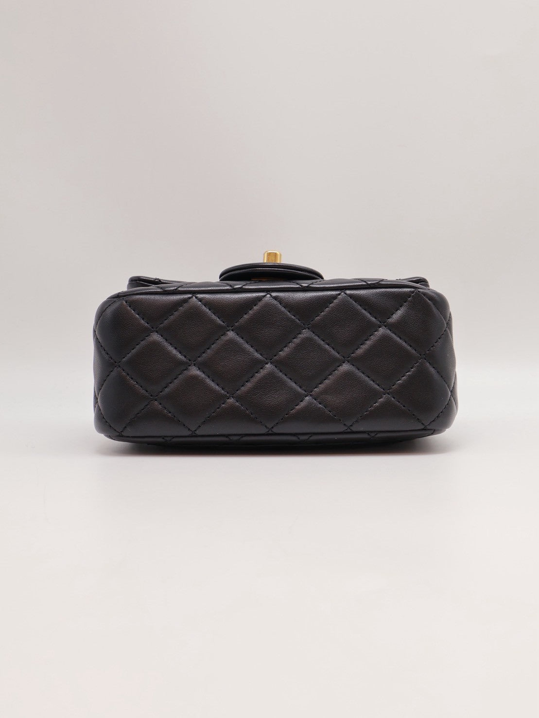 CHANEL 經典口蓋包方胖子 17 - 金球黑金