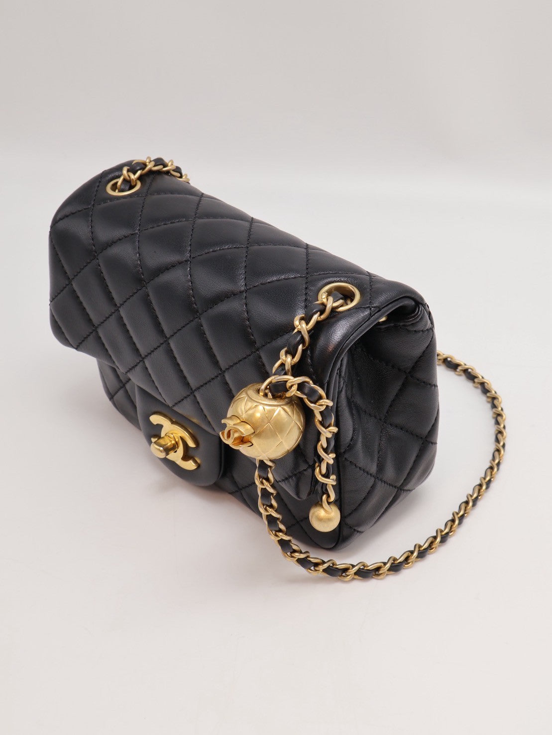 CHANEL 經典口蓋包方胖子 17 - 金球黑金
