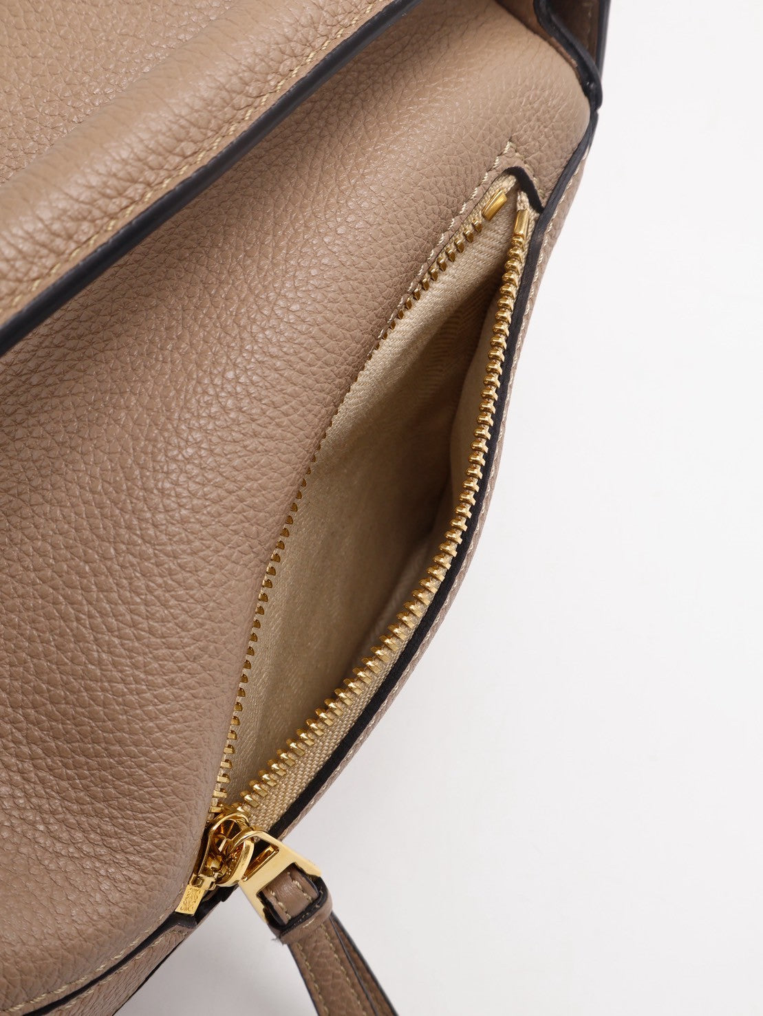 LOEWE Puzzle小牛皮手袋 - 小號沙色