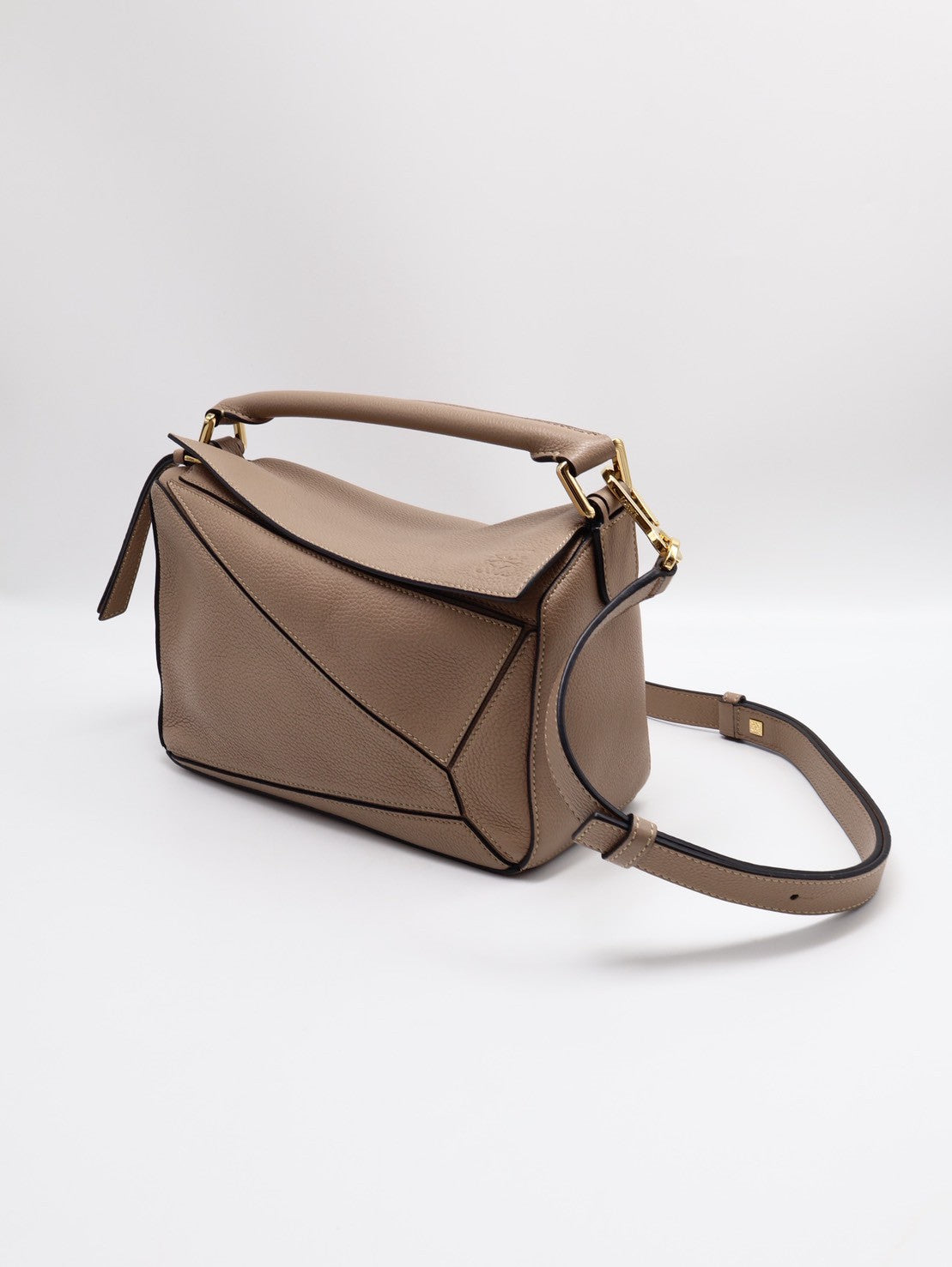 LOEWE Puzzle小牛皮手袋 - 小號沙色