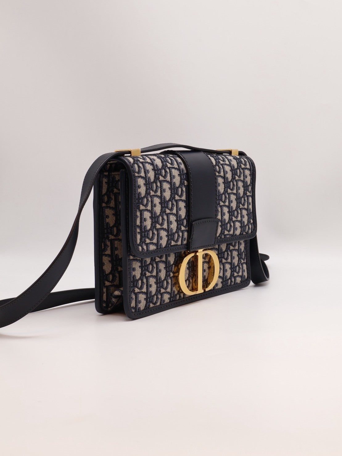 DIOR 30 Montaigne斜背包