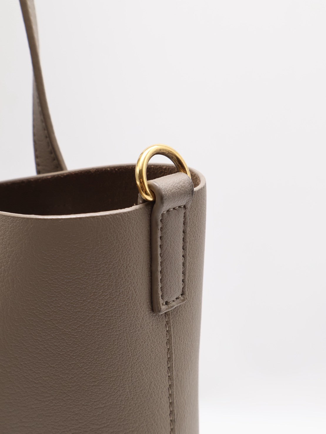 YSL Toy in leather托特包