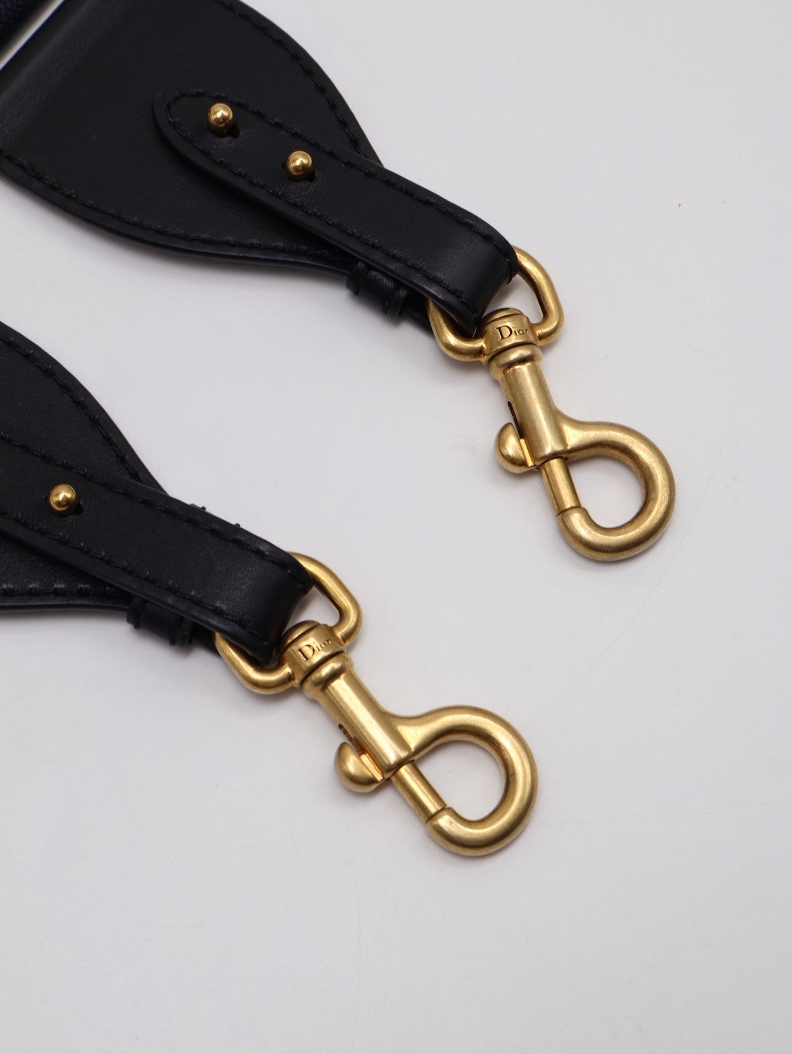 DIOR 小牛皮寬版刺繡肩背帶