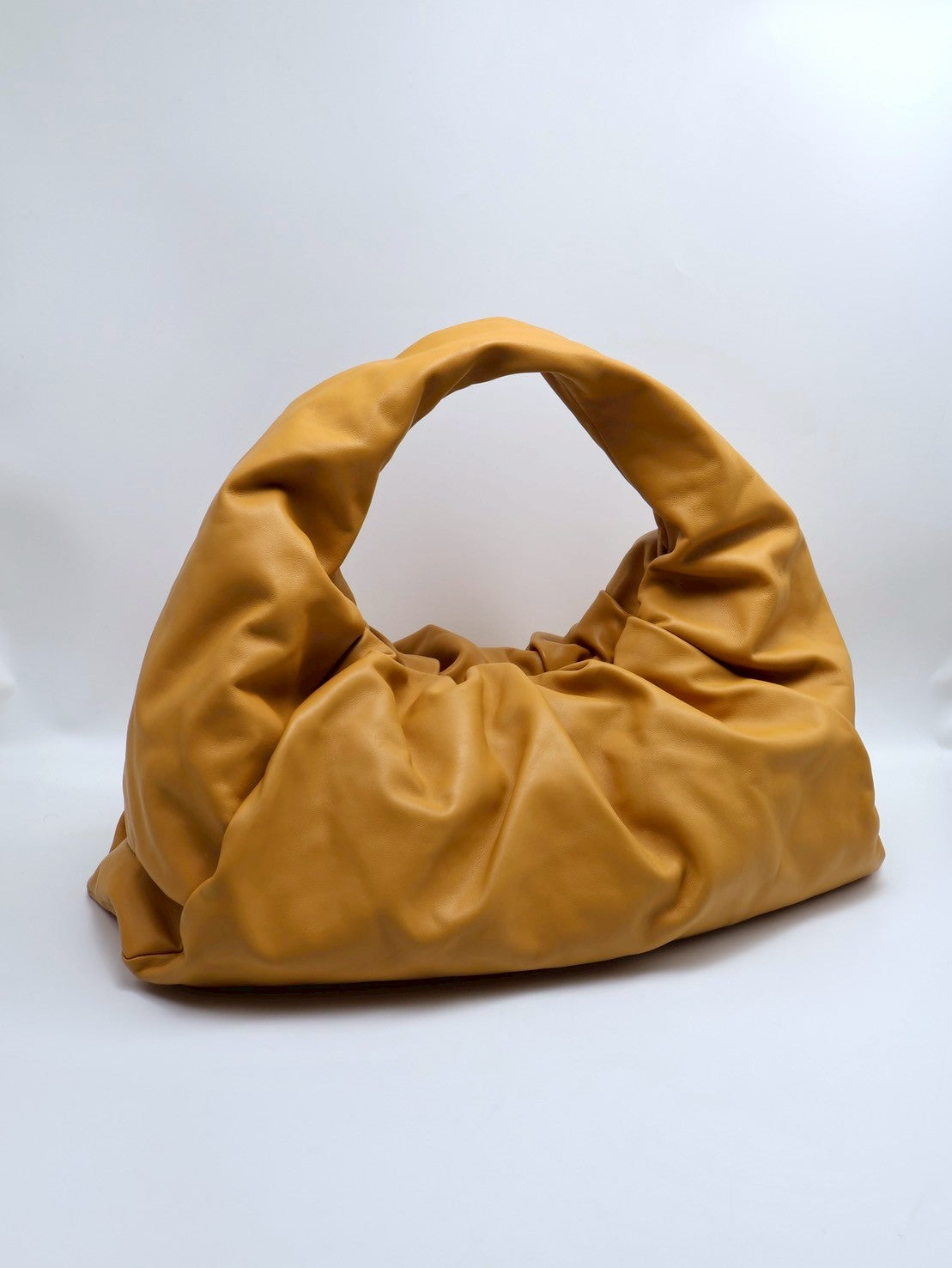 BOTTEGA VENETA The shoulder Pouch牛角肩背包 - 芥末黃