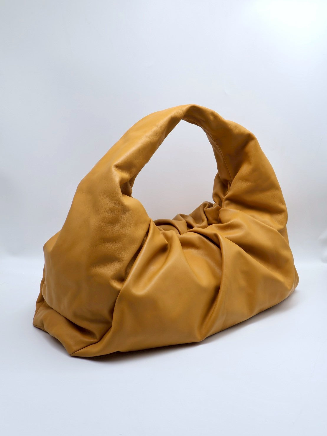 BOTTEGA VENETA The shoulder Pouch牛角肩背包 - 芥末黃