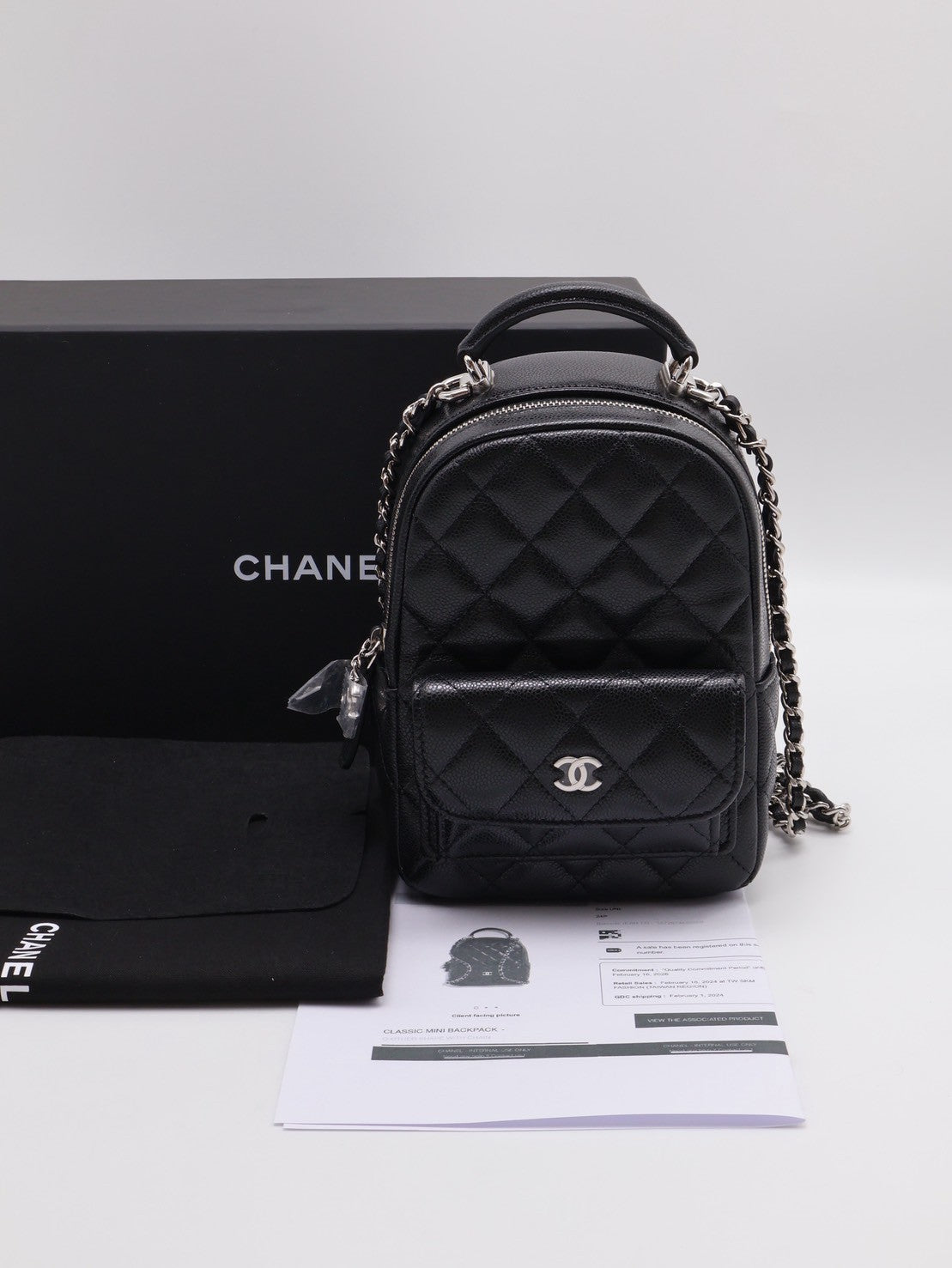 CHANEL 粒面牛皮迷你後背包 - 黑銀
