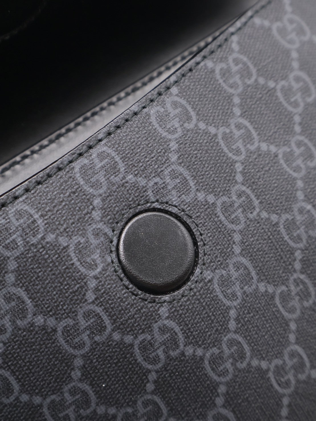 GUCCI Superr me老花胸包