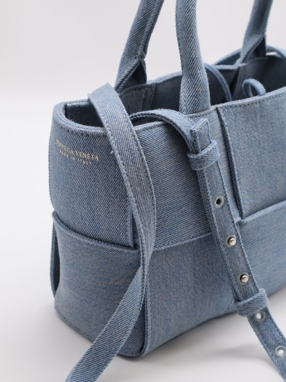 BOTTEGA VENETA Acro tote - 淺牛仔