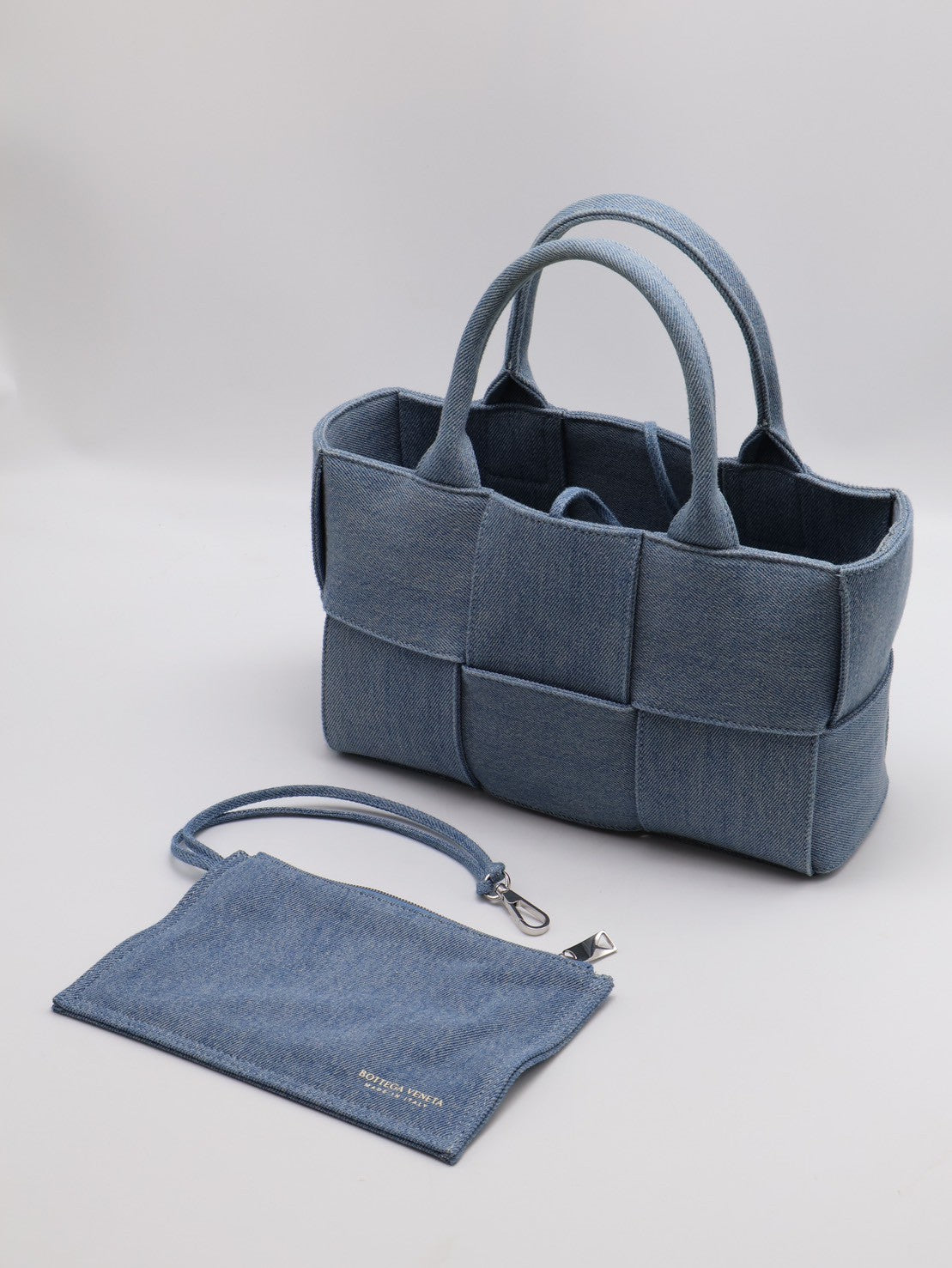 BOTTEGA VENETA Acro tote - 淺牛仔