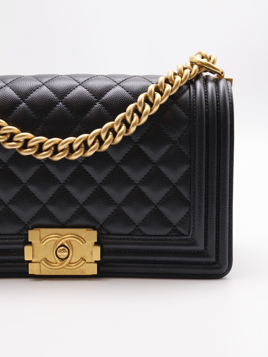 CHANEL Boy25粒面牛皮口蓋包 - 黑金