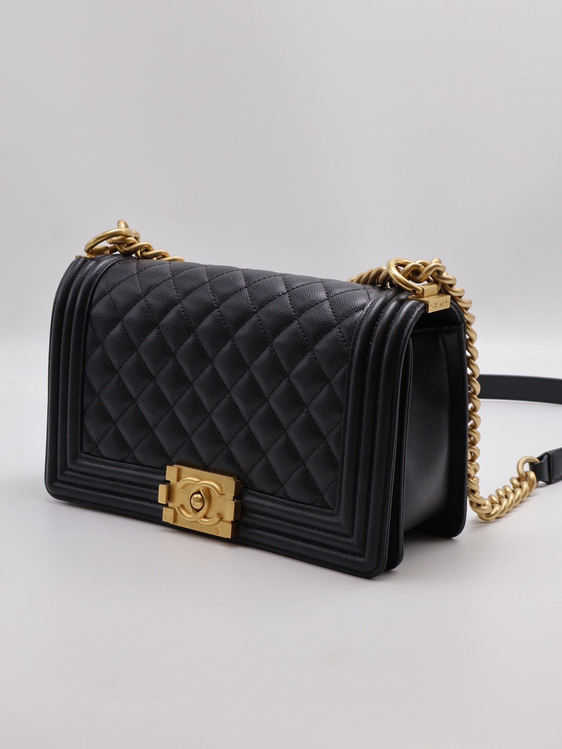 CHANEL Boy25粒面牛皮口蓋包 - 黑金