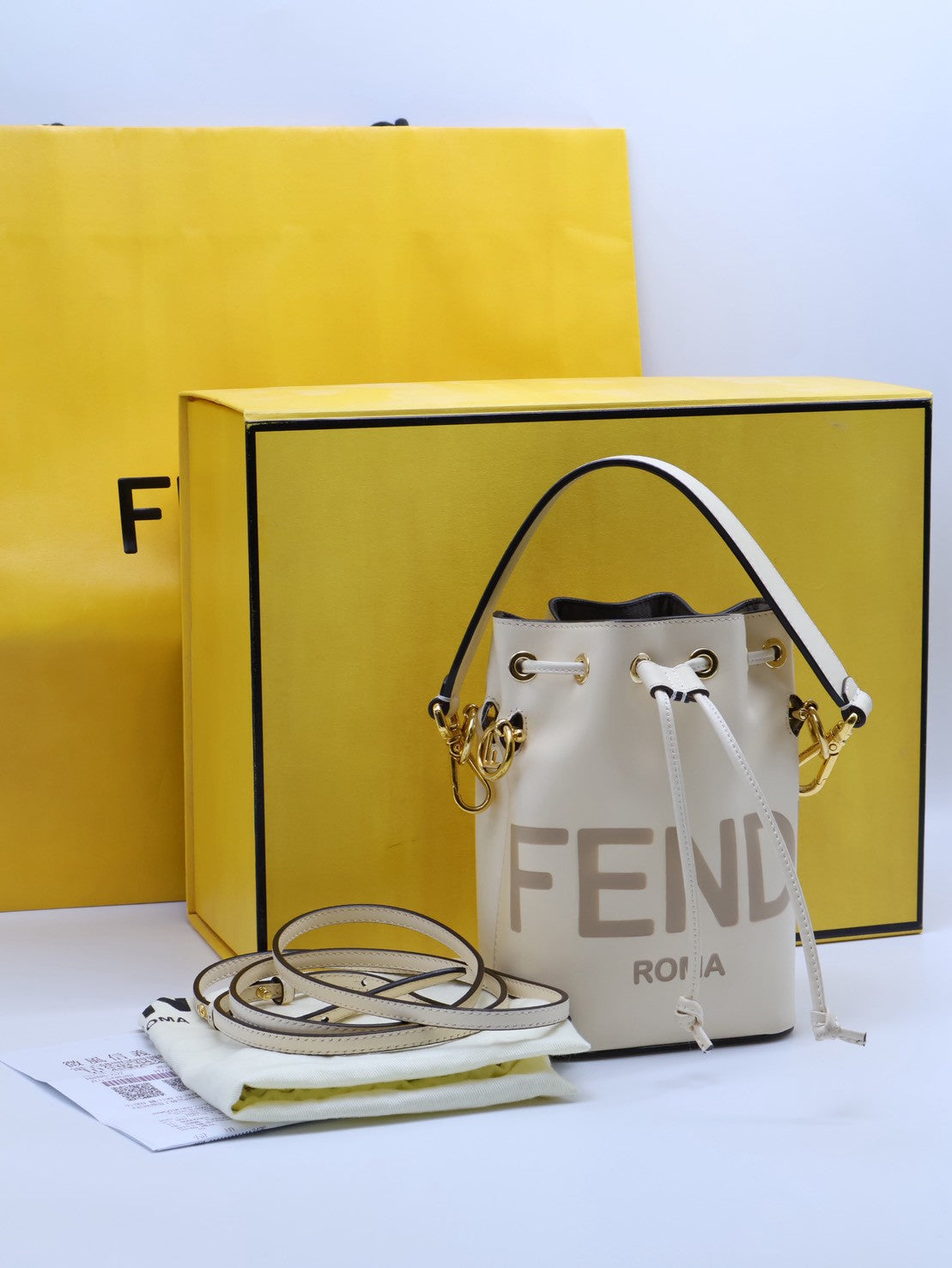 FENDI Mon tresor手提水桶包 - 奶白