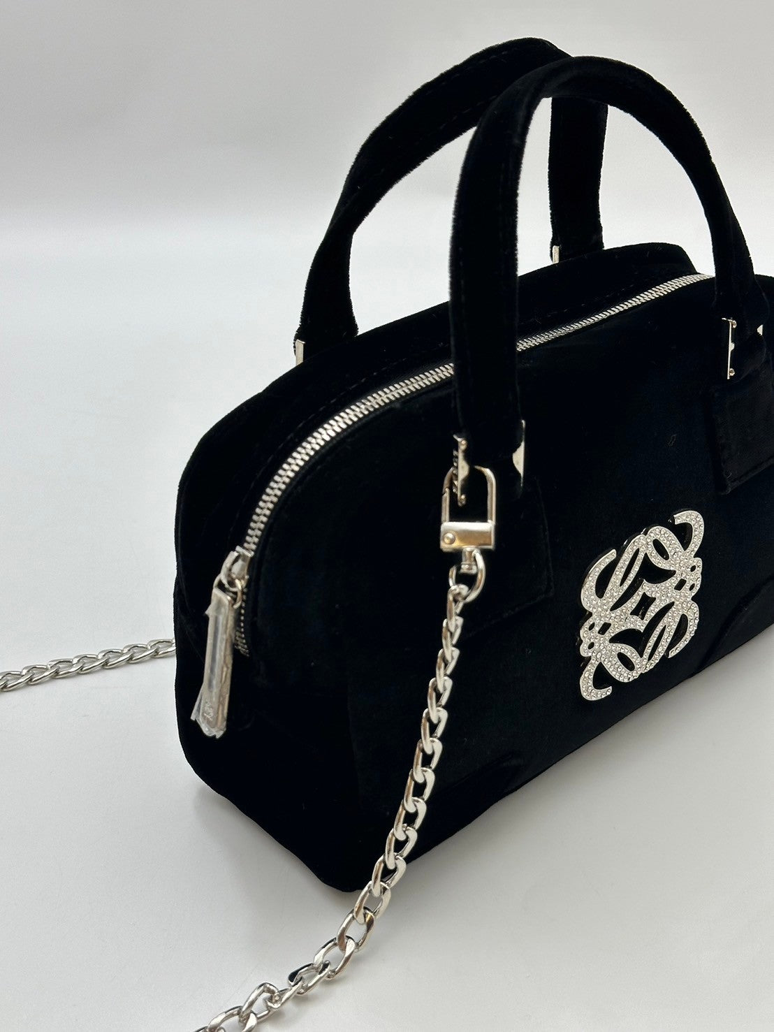 LOEWE Amazona迷你天鵝絨手提包 - 黑