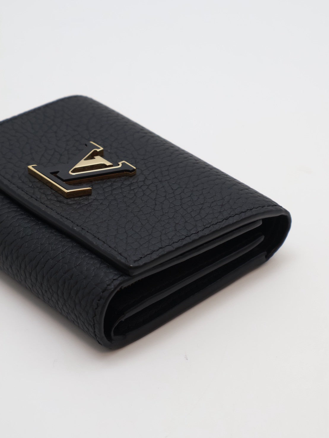 LOUIS VUITTON Capucines Tiny雙折短夾 - 黑金