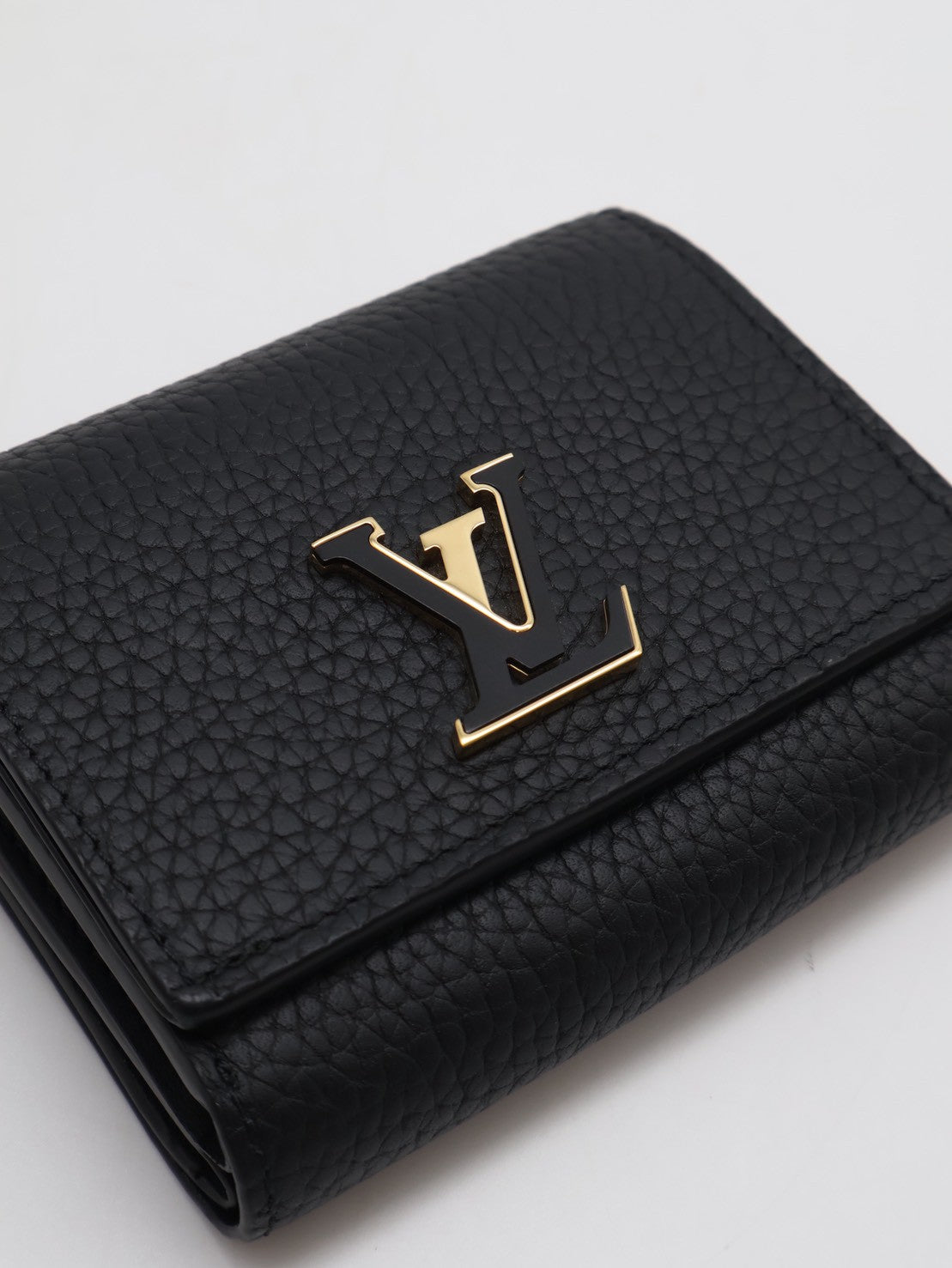 LOUIS VUITTON Capucines Tiny雙折短夾 - 黑金