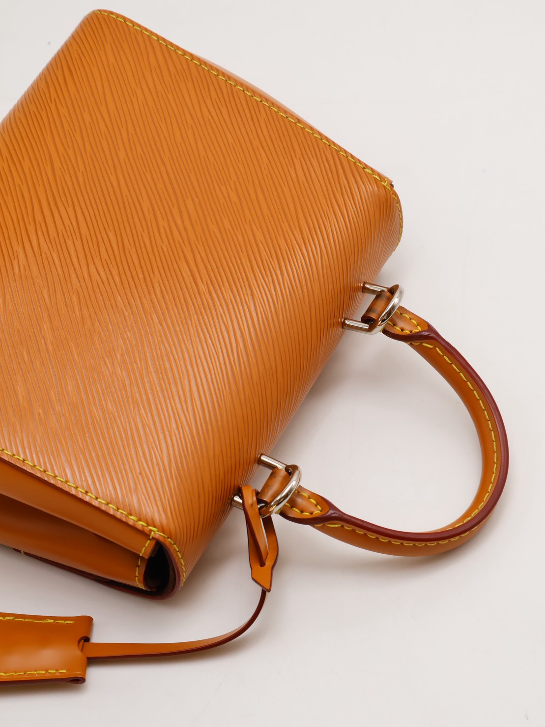 LOUIS VUITTON Cluny Mini - 棕