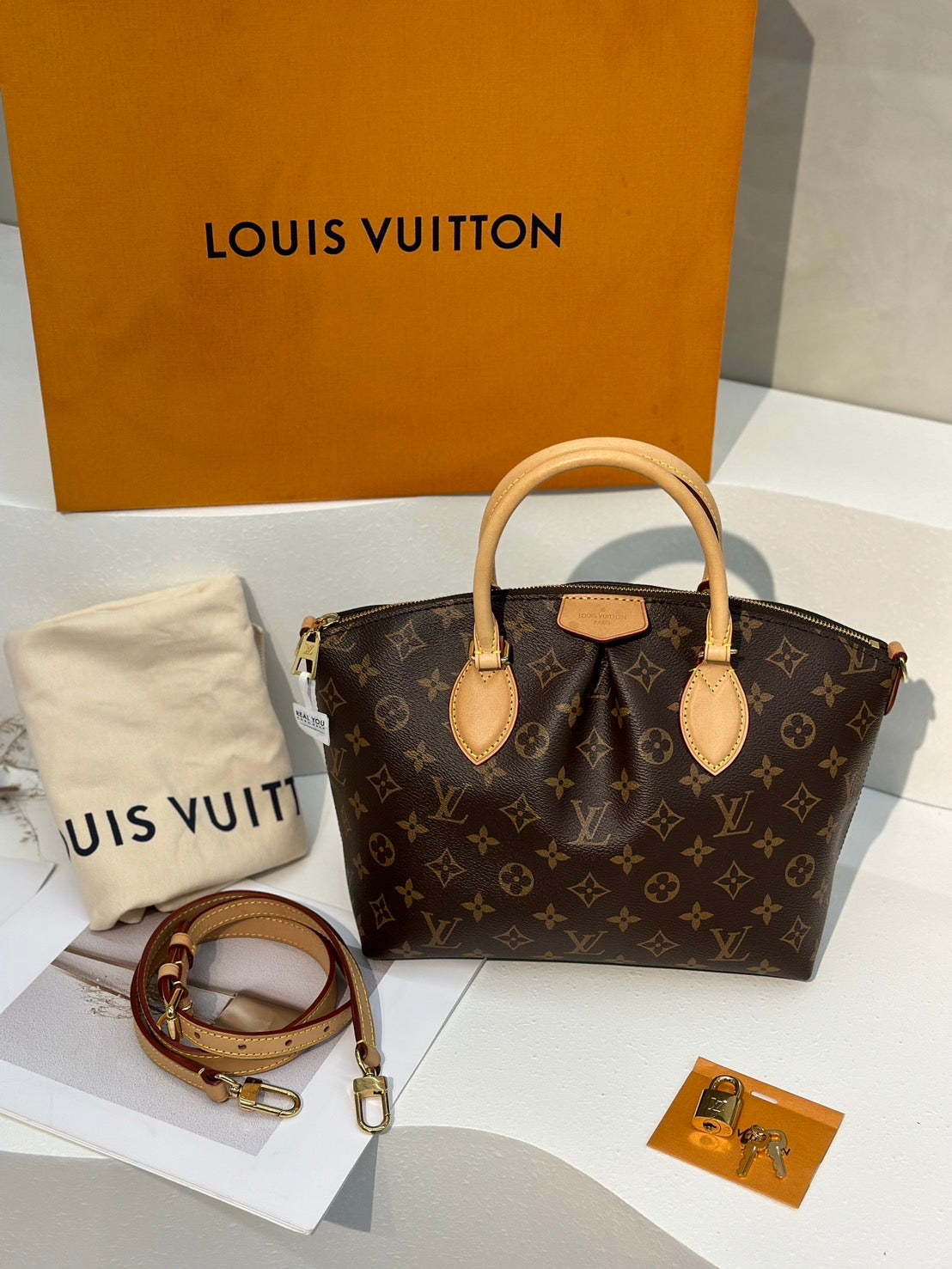 LOUIS VUITTON Boetie餃子包 PM
