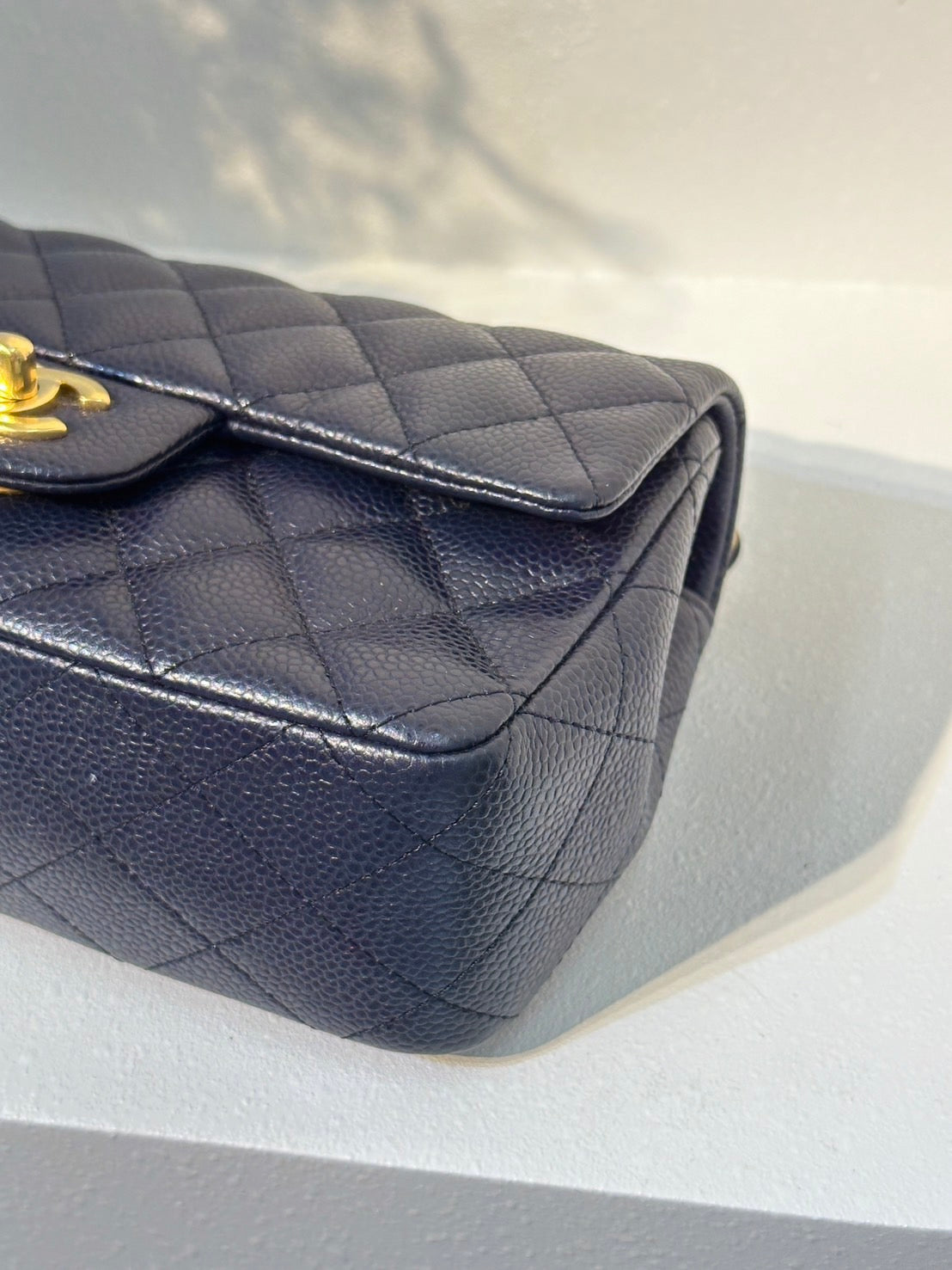CHANEL 經典口蓋包 Mini CF20 - 粒面牛皮深藍金21開