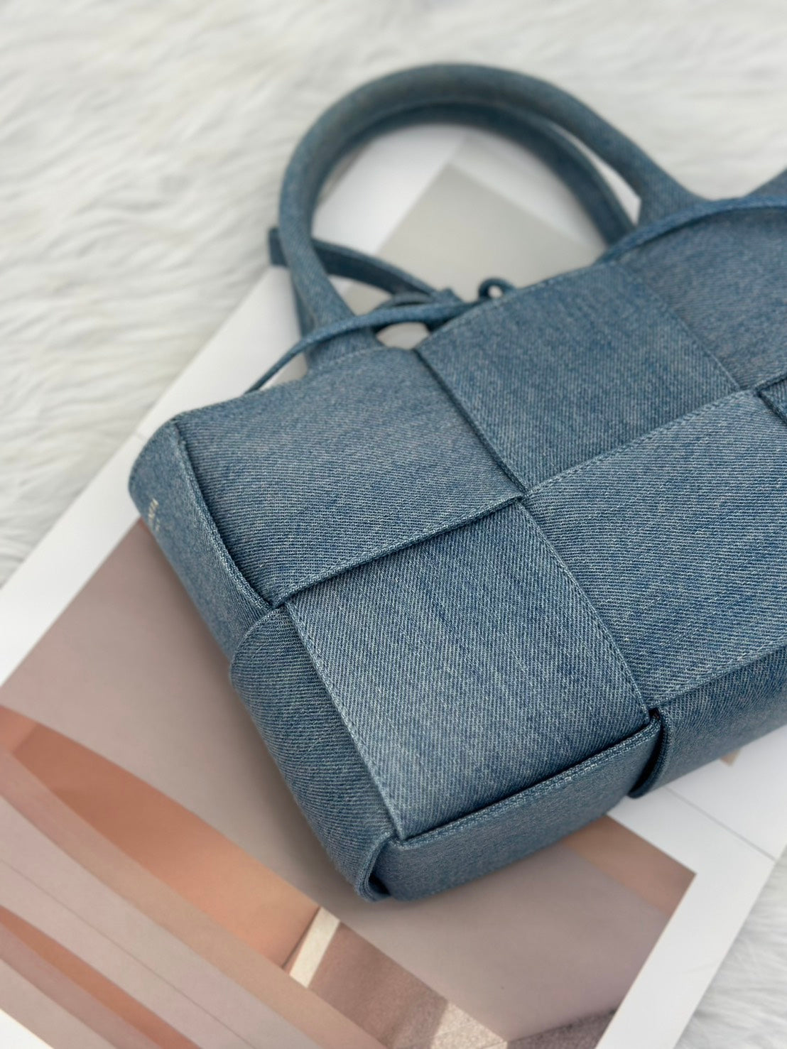 BOTTEGA VENETA Acro tote - 淺牛仔