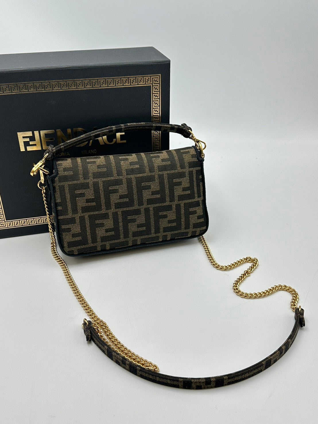 FENDI Baguette迷你法棍包