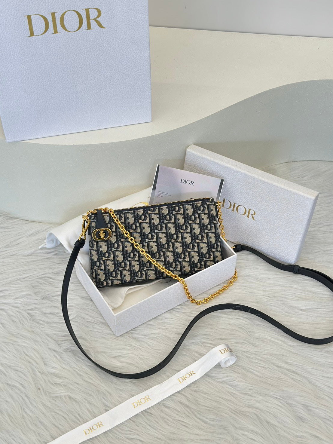 DIOR 30 Montaigne雙肩帶麻將包
