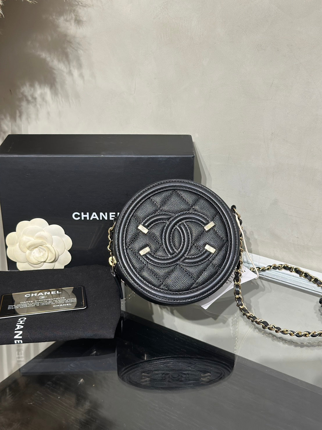 CHANEL 小圓餅鍊包 - 黑金30開