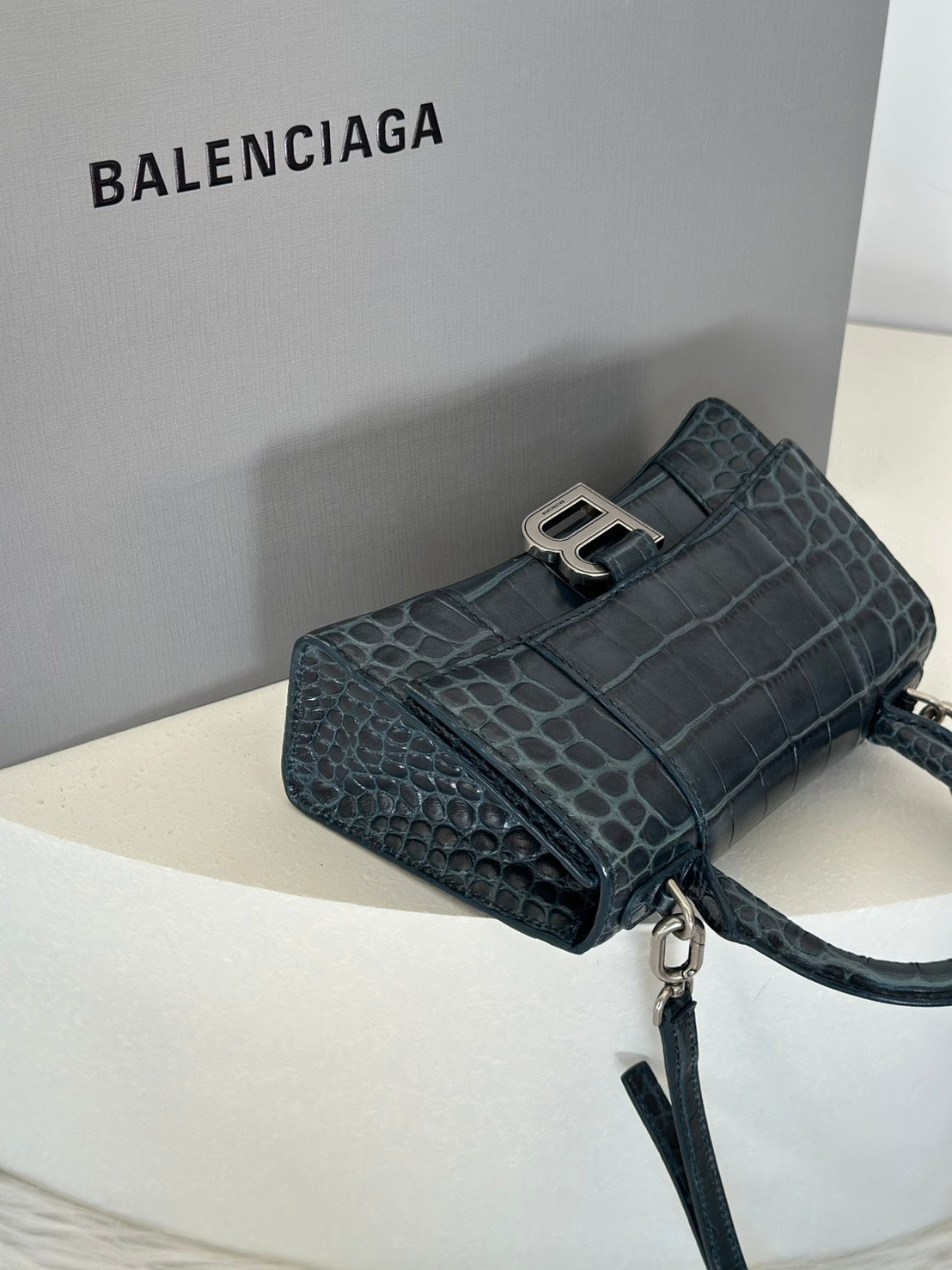 Balenciaga 閃亮小牛皮鱷魚壓紋沙漏包 - XS暗藍銀