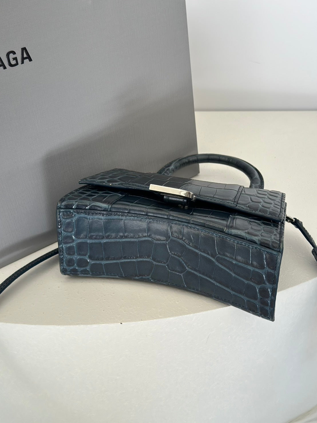 Balenciaga 閃亮小牛皮鱷魚壓紋沙漏包 - XS暗藍銀