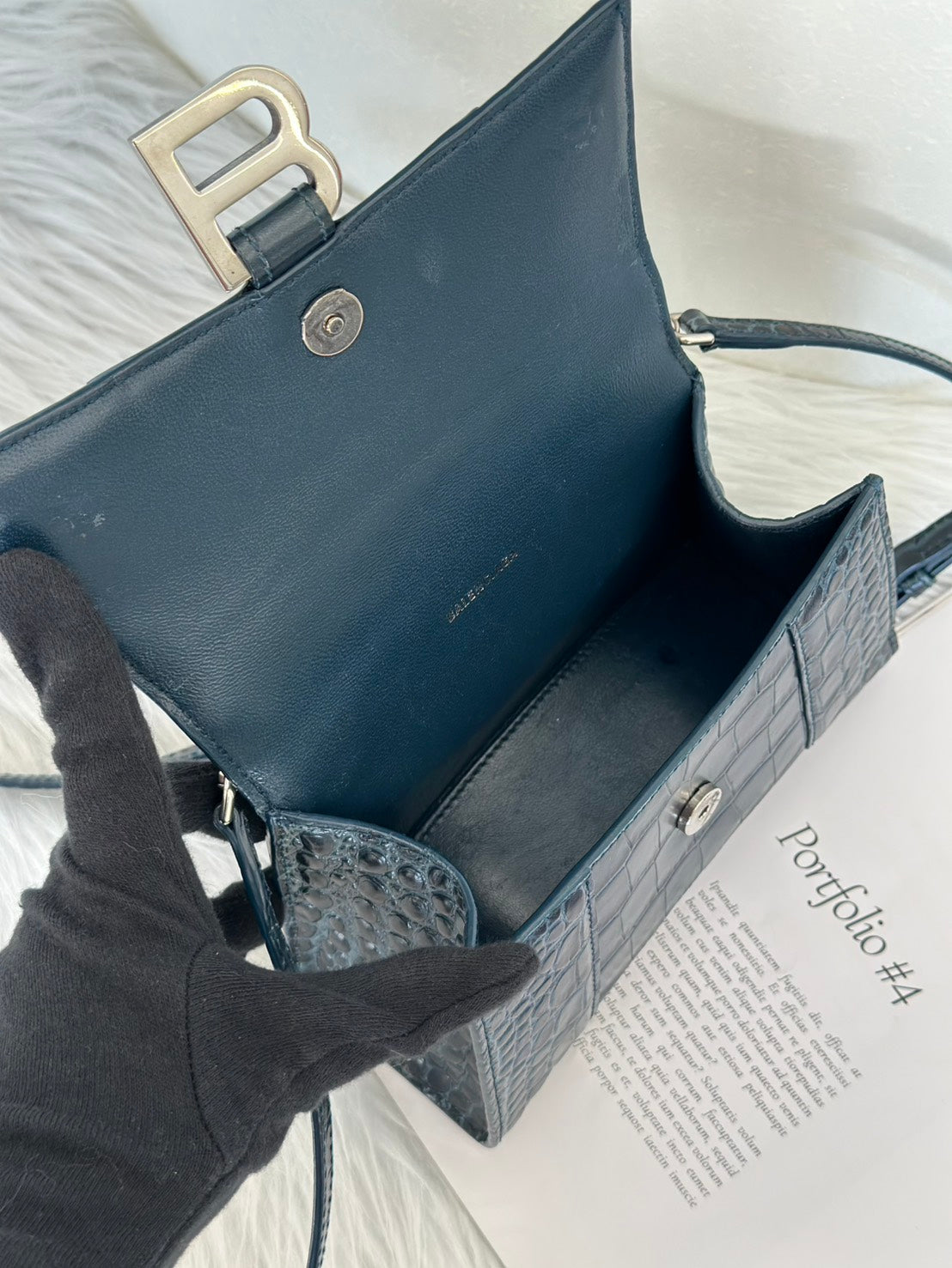 Balenciaga 閃亮小牛皮鱷魚壓紋沙漏包 - XS暗藍銀