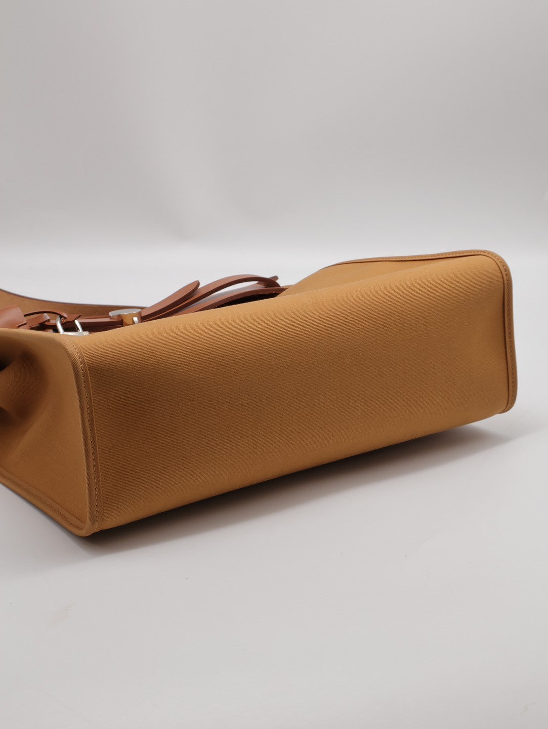 HERMES Herbag zip 31 - 金棕 / 玉蘭粉 Z