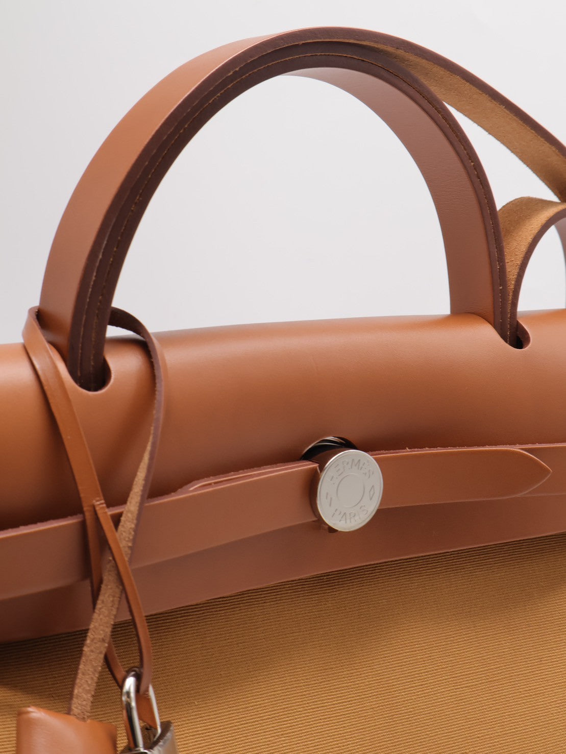 HERMES Herbag zip 31 - 金棕 / 玉蘭粉 Z