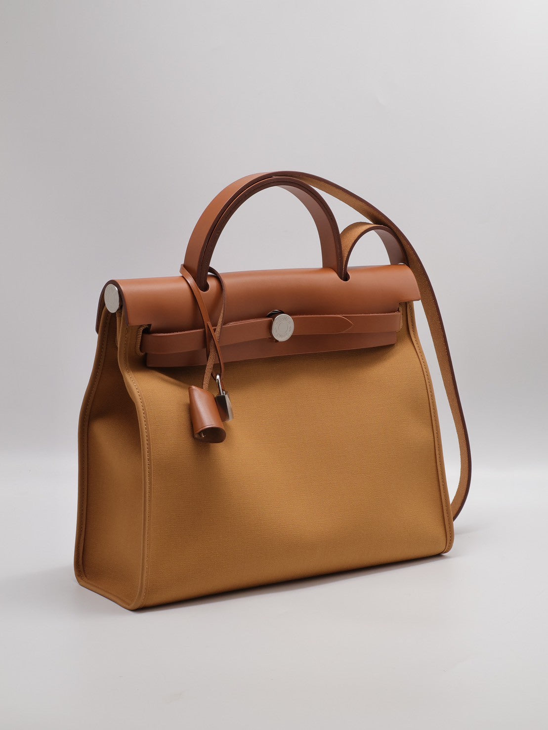 HERMES Herbag zip 31 - 金棕 / 玉蘭粉 Z