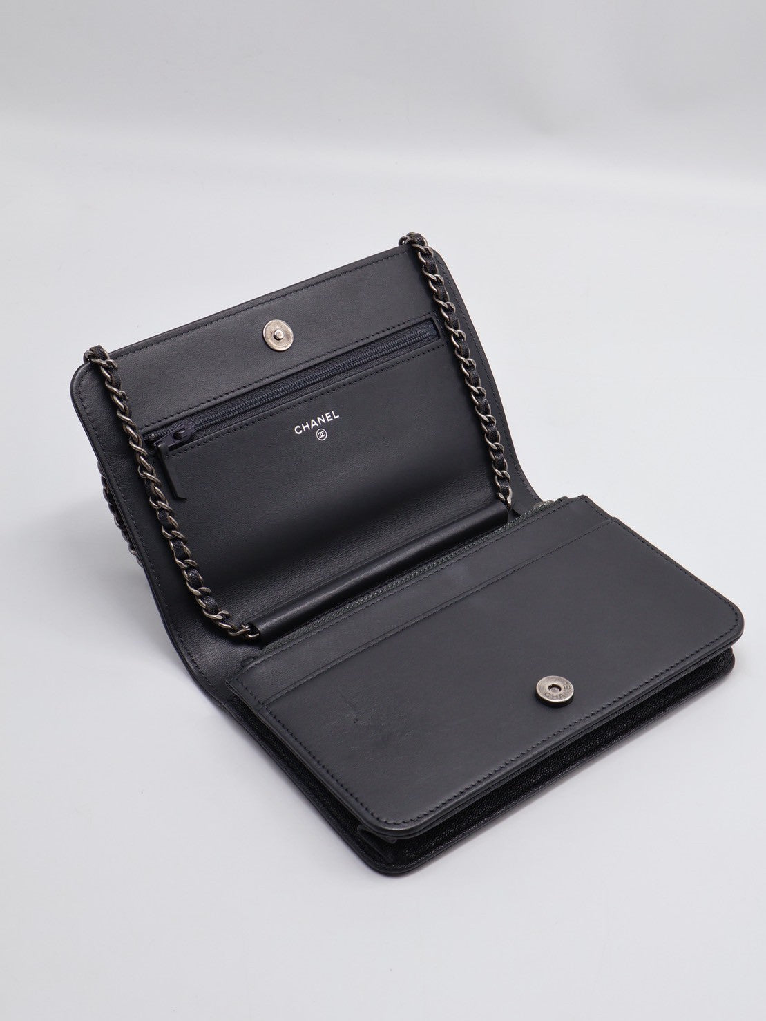 CHANEL Boy 粒面牛皮WOC - 炭灰銀26開